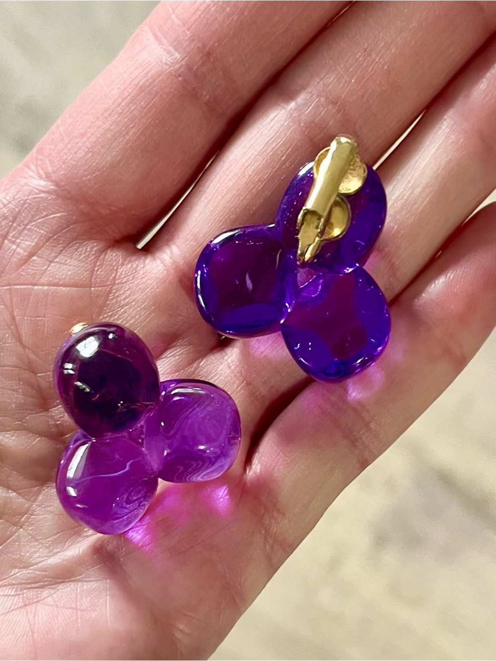 RARE 1987 Avon Purple Dawn Lucite Clip Earrings VTG - Picture 9 of 9